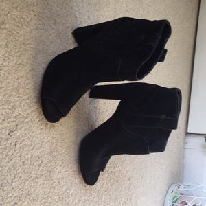 Vince Camuto Camry Peep Toe Bootie Leather Suede